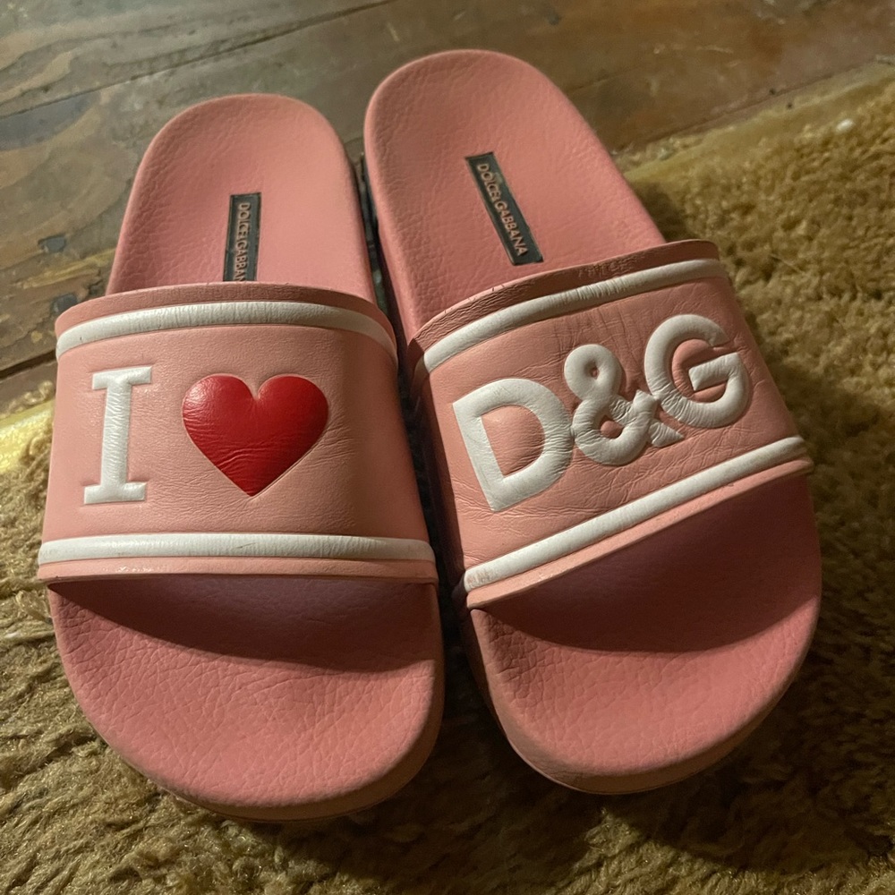- Dolce & Gabbana slides